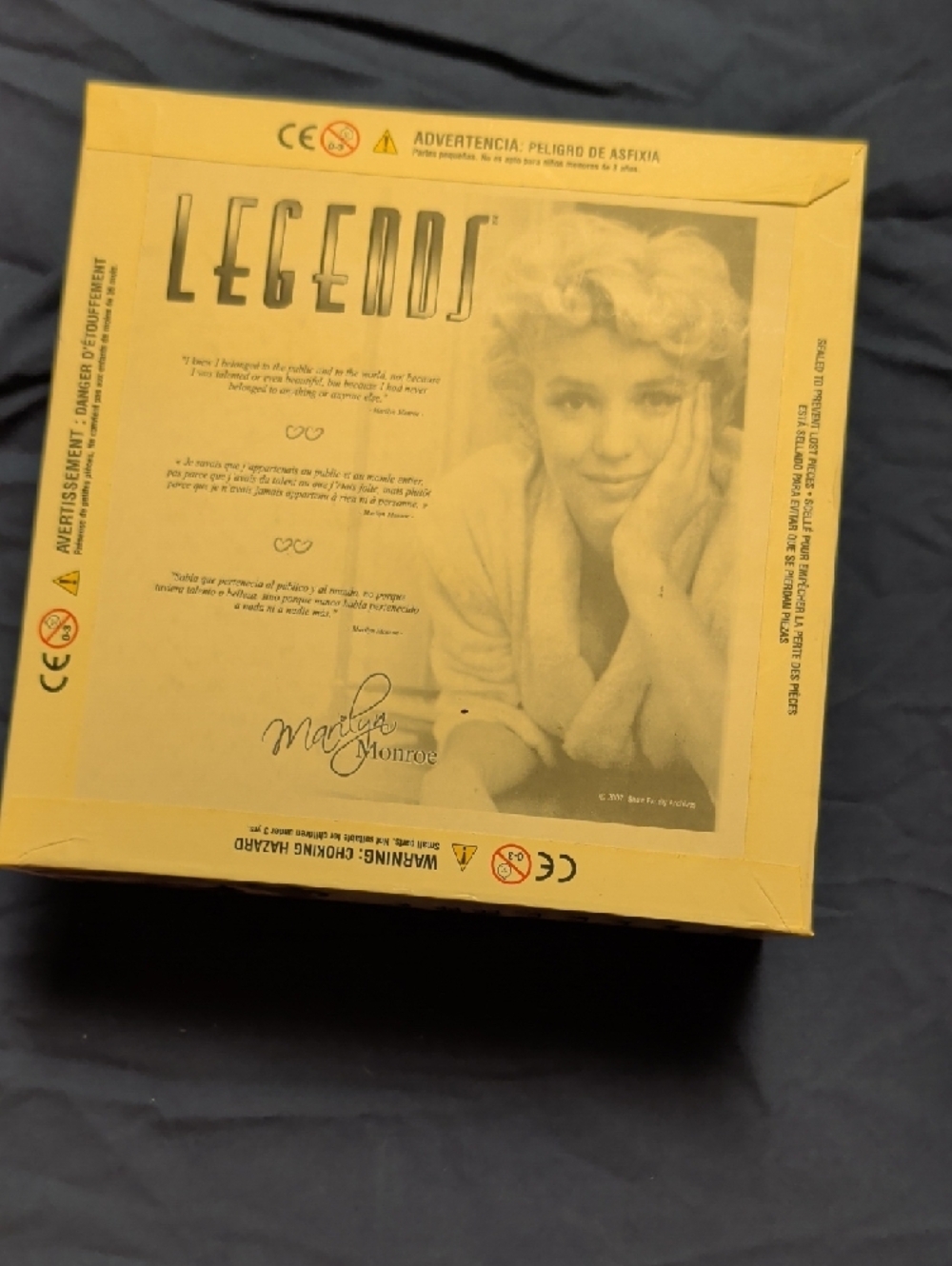 Legend Marilyn Monroe 1000-Piece Puzzle - Cream & Pink Artwork - Picture 2 of 3